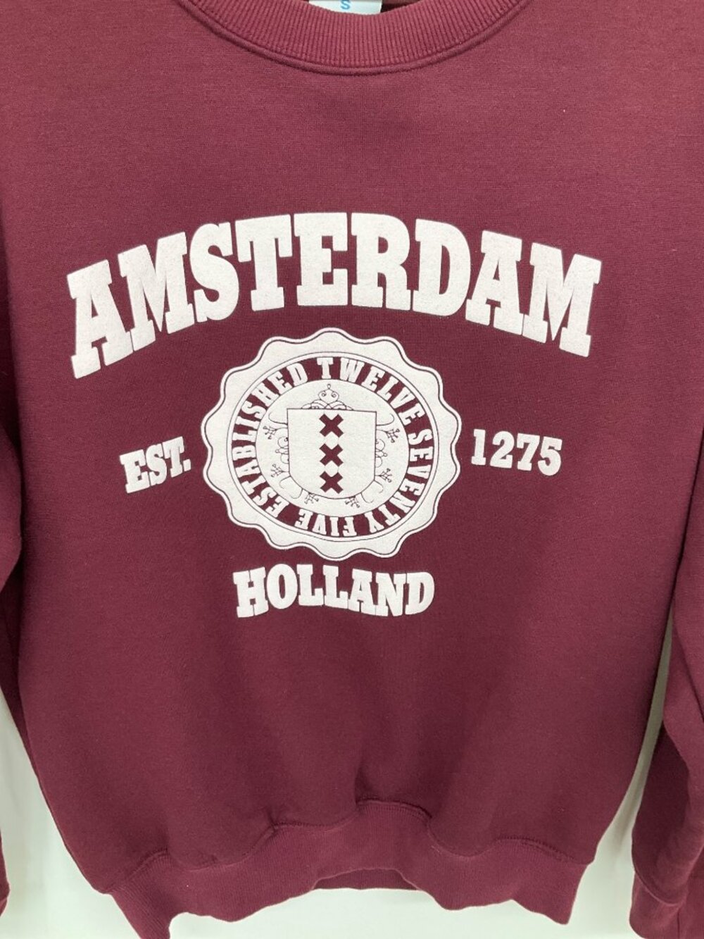 Amsterdam Holland, size Small Burgundy Crew Neck Sweatshirt Excellent Condition - Picture 4 of 7